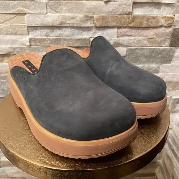 REEF Women’s Mule Clogs US 9 | Suede Leather, Cork Footbed, Slip-On - Picture 2 of 11